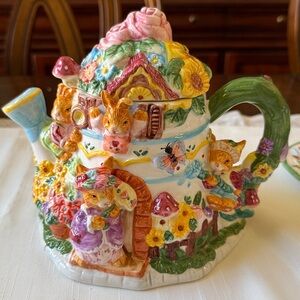 1999 Mercuries Springtime Garden Whimsical Bunnies Ceramic Teapot & Lid